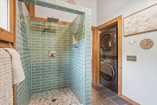19-Bathroom 4.jpg