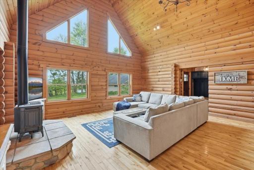 07-Living Room.jpg