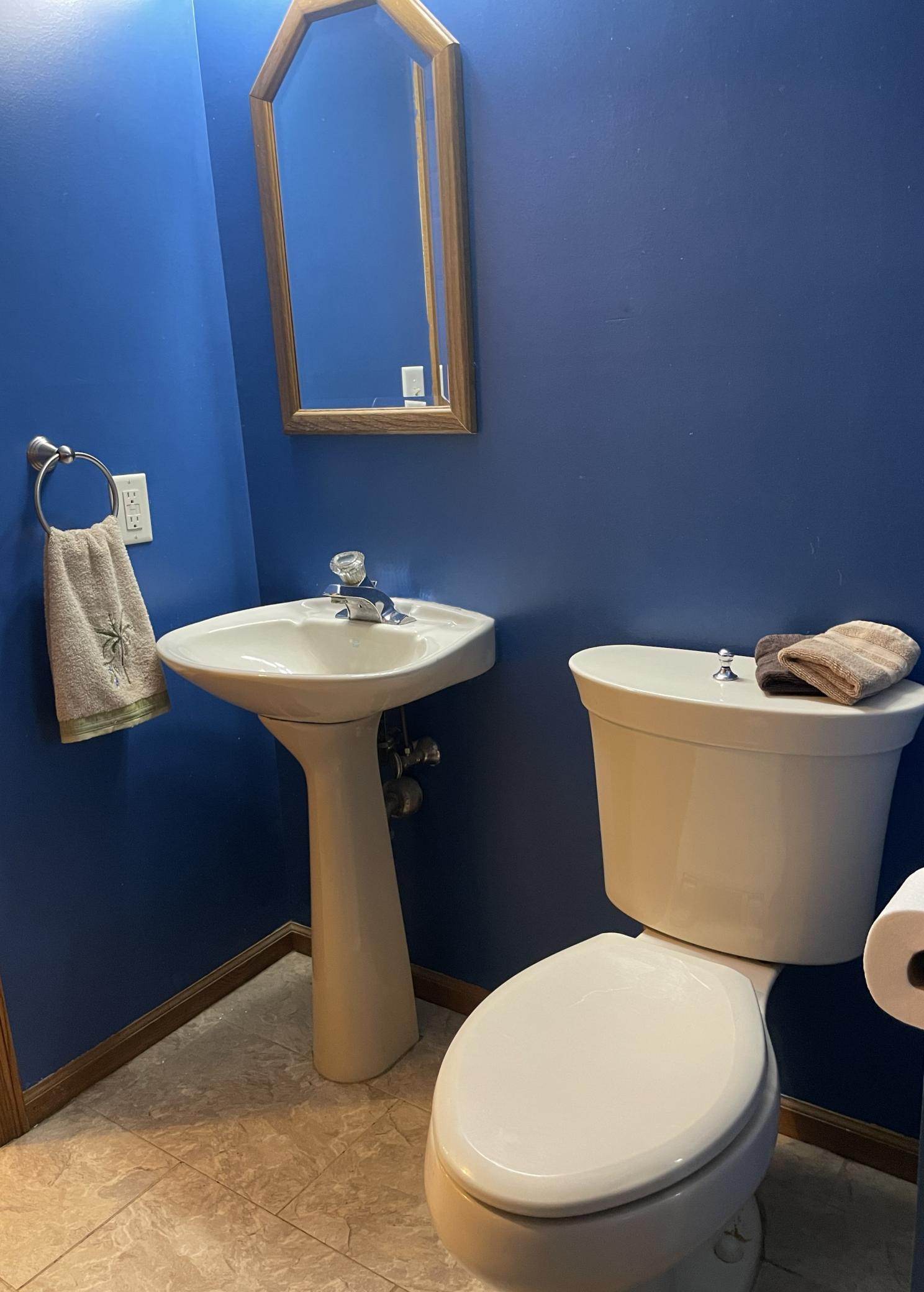 Main Half Bath.jpg