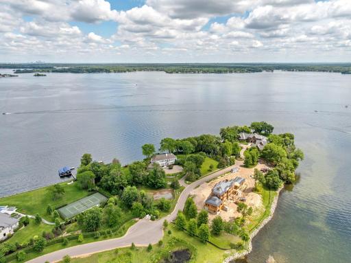 1480 Bracketts Point Road, Wayzata, MN 55391