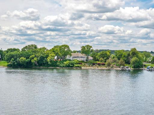 1480 Bracketts Point Road, Wayzata, MN 55391