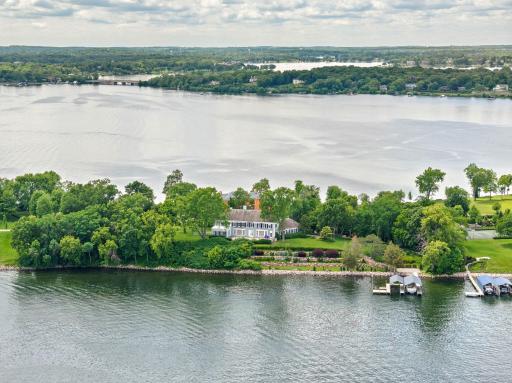 1480 Bracketts Point Road, Wayzata, MN 55391