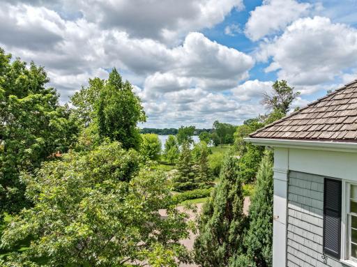 1480 Bracketts Point Road, Wayzata, MN 55391