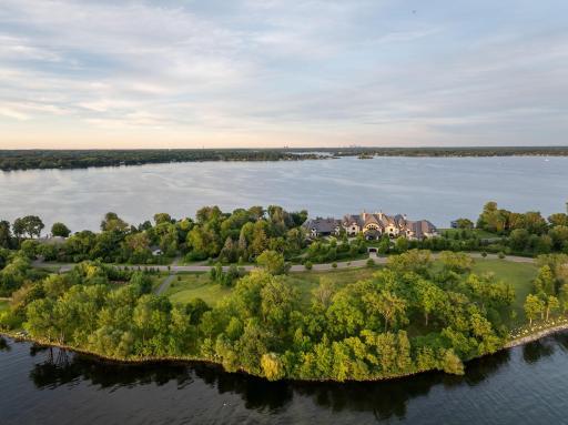 1365 Bracketts Point Road, Wayzata, MN 55391