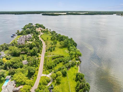 1365 Bracketts Point Road, Wayzata, MN 55391