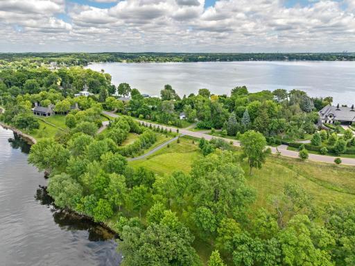 1365 Bracketts Point Road, Wayzata, MN 55391