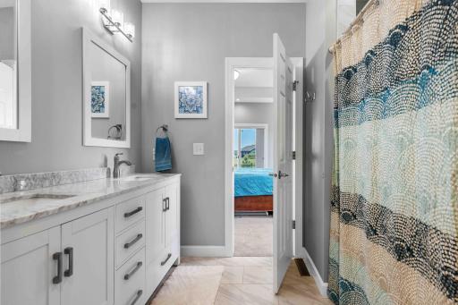 Tiled Walk-in Shower with bench