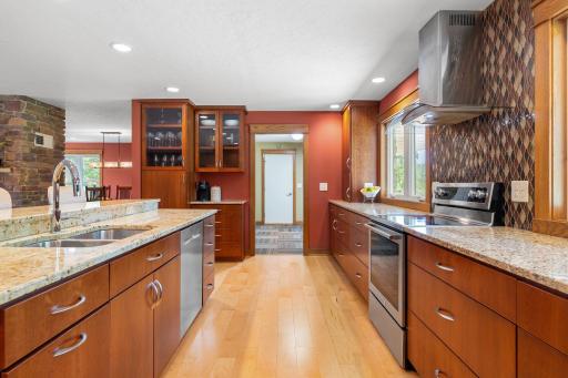 38-web-or-mls-706-23rd-st-sw.jpg