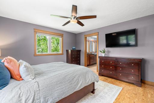 58-web-or-mls-706-23rd-st-sw.jpg