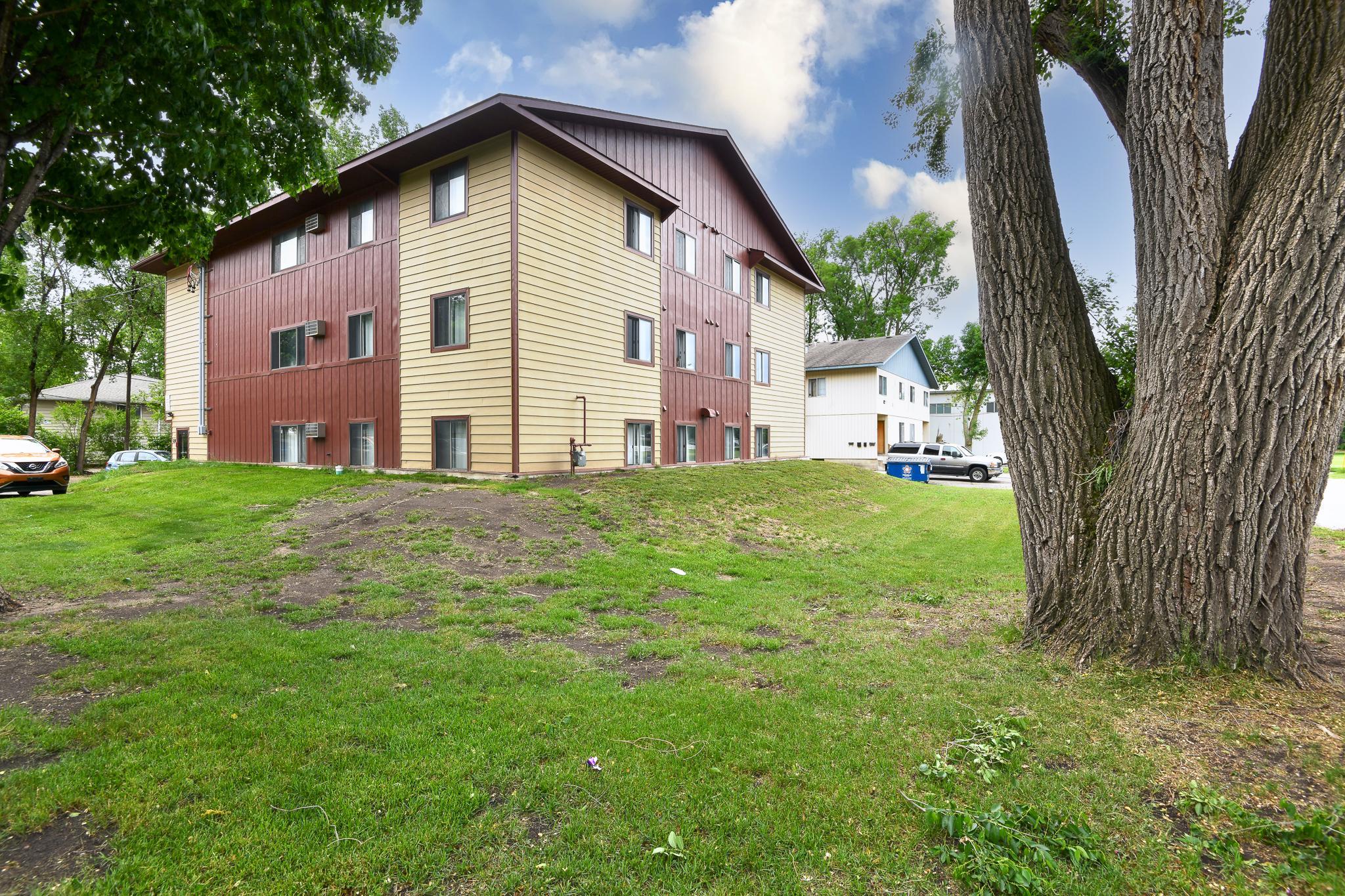eight 4-bedroom, 2-bath units and one 3-bedroom, 2-bath