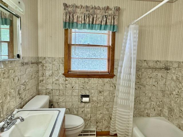 7-Full bath.JPEG