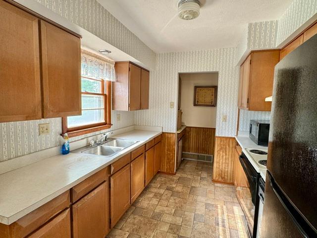 3-Kitchen.JPEG