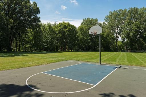 Enjoy the convenience of Queensland Park just down the street, offering easy access to nearby green space, recreation, and outdoor activities.
