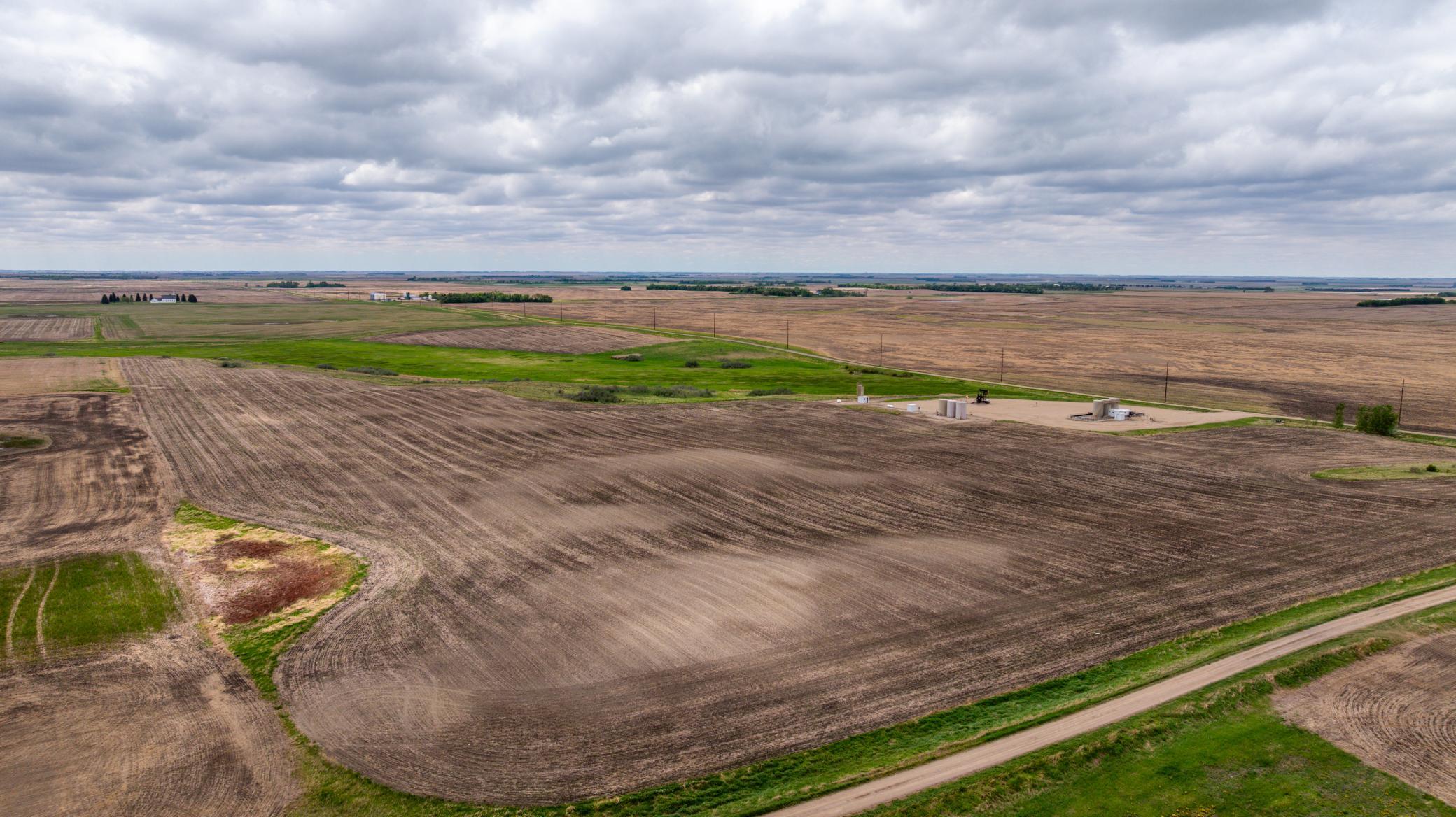 Amdak__Carbury 108+- Acres_0050.jpg