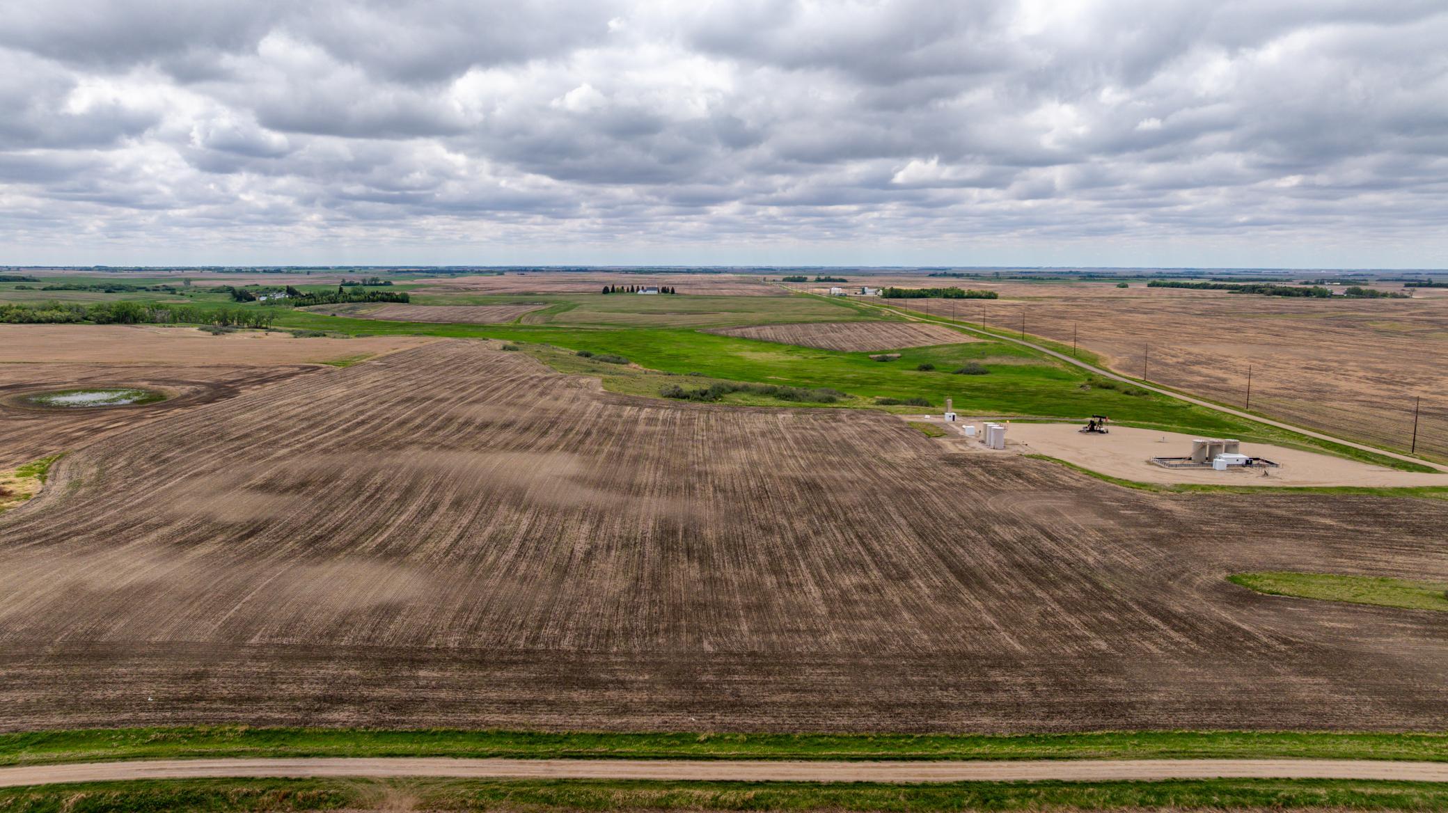 Amdak__Carbury 108+- Acres_0051.jpg