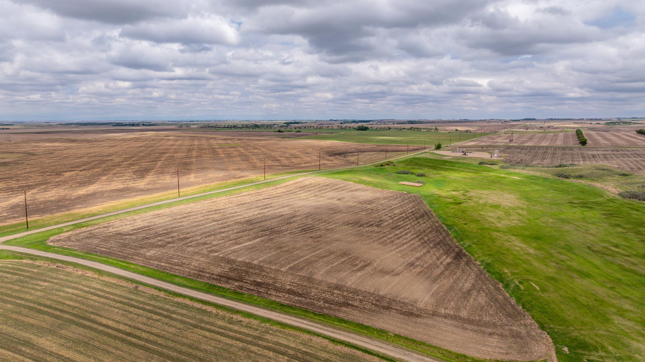 Amdak__Carbury 108+- Acres_0056.jpg