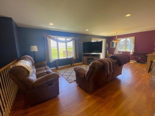 428 6th Court SE, Dover, MN 55929