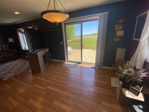428 6th Court SE, Dover, MN 55929