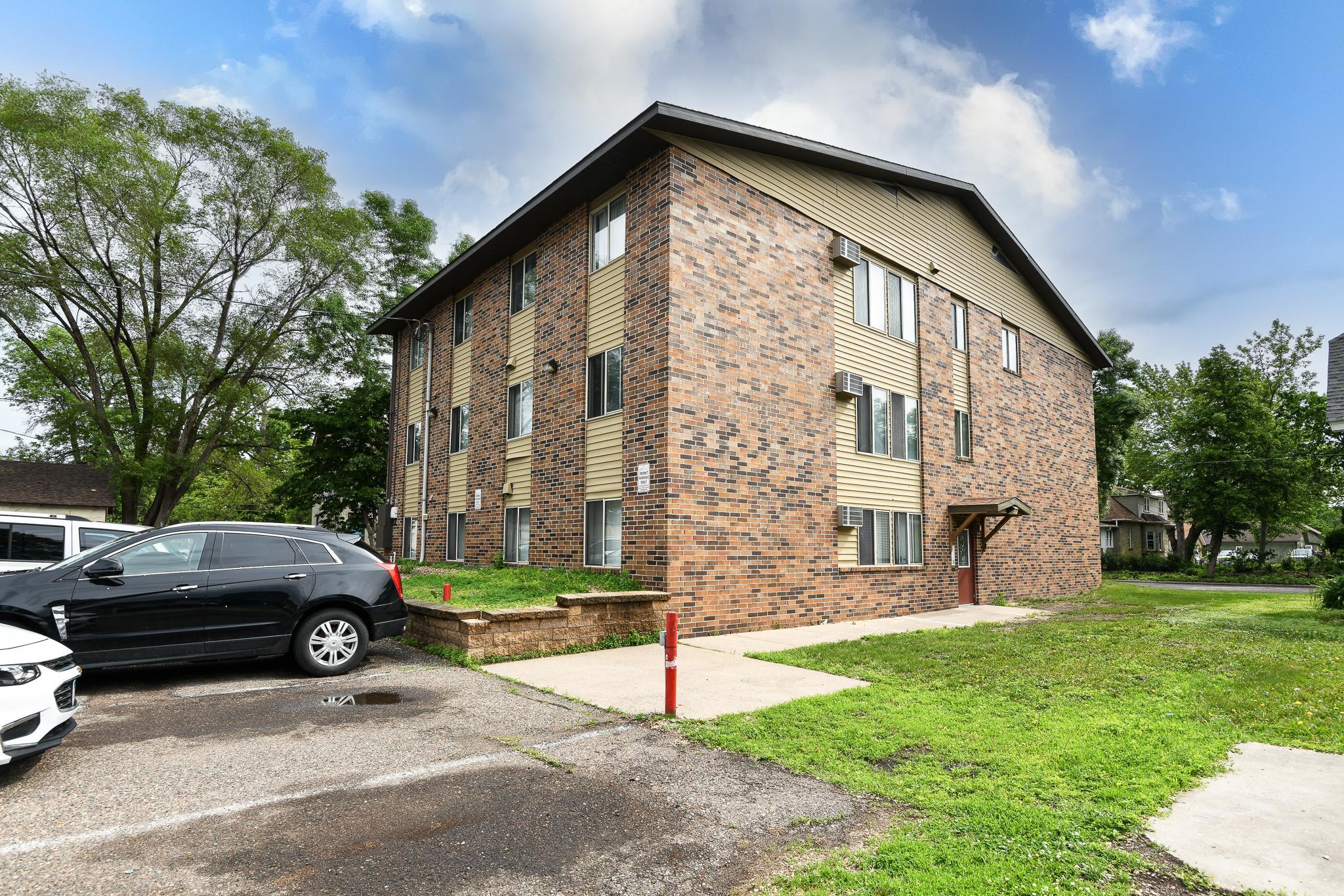Off-street parking, coin op laundry & New roof in 2017