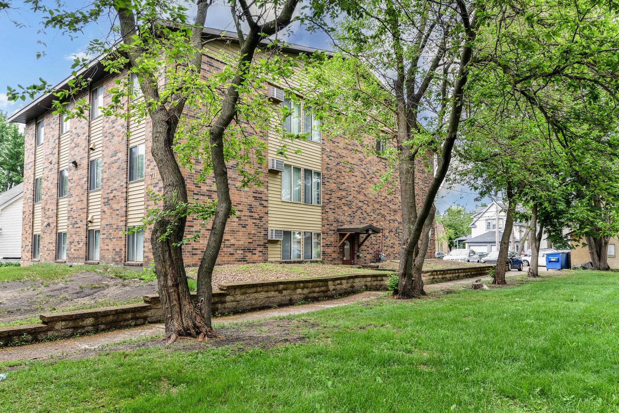 7111 8th Ave S St Cloud - 6 total Units ~ 4 BR each unit