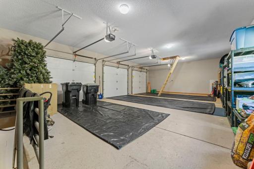 4771 Juniper Ridge Circle NW, Anoka, MN 55303