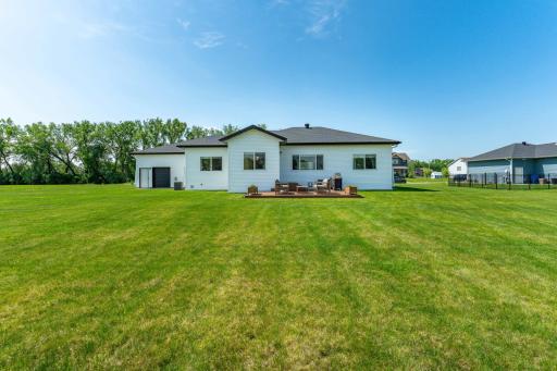 1426 SUMMERWOOD Trail W, Dilworth, MN 56529