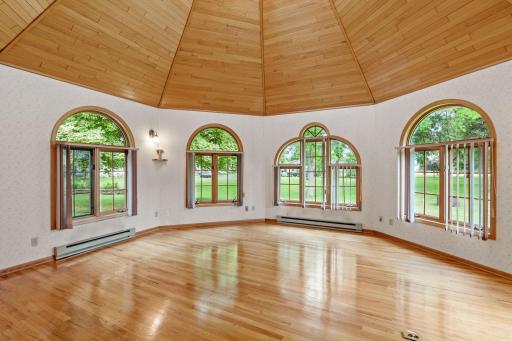 719 Park Avenue, Hamburg, MN 55339