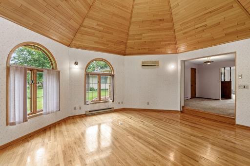 719 Park Avenue, Hamburg, MN 55339