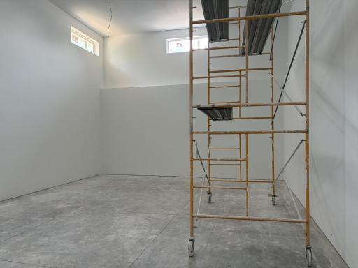 Large in-door athletic court