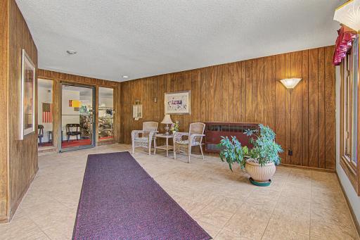 255 Westview Drive, 111, Saint Paul, MN 55118