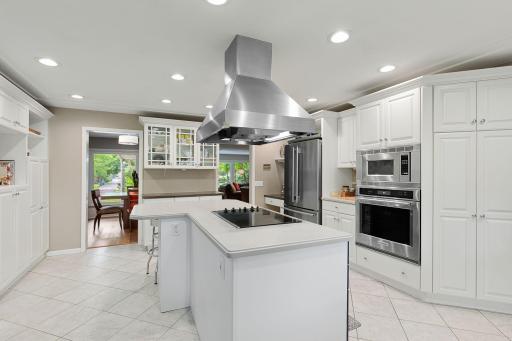 18150 Honeysuckle Lane, Wayzata, MN 55391