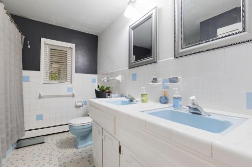 18150 Honeysuckle Lane, Wayzata, MN 55391