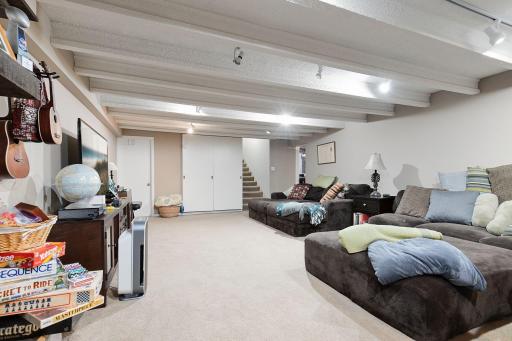 18150 Honeysuckle Lane, Wayzata, MN 55391