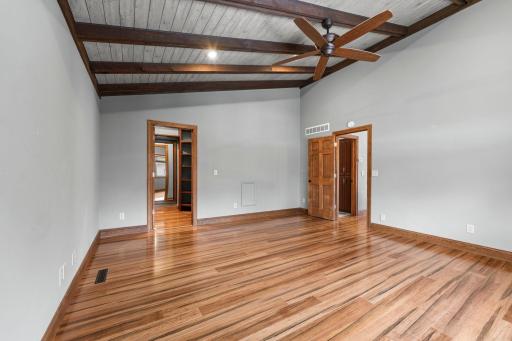 Primary suite is large enough fo rsitting are, work from home space or just lots of plants.