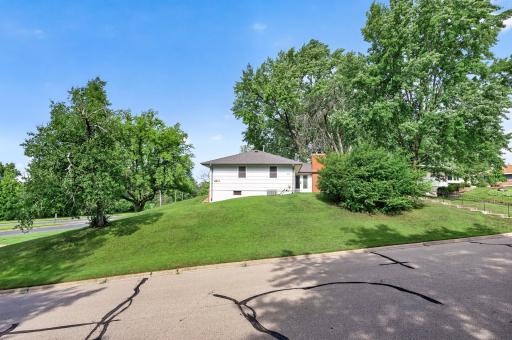 8912 Tretbaugh Drive, Minneapolis, MN 55431