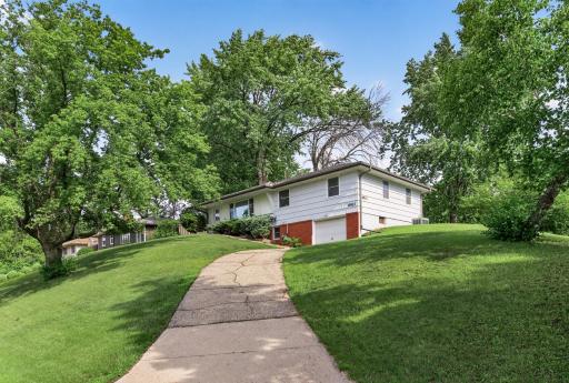 8912 Tretbaugh Drive, Minneapolis, MN 55431