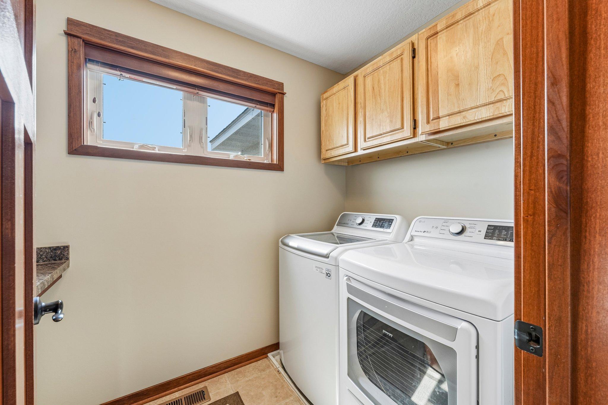 26-web-or-mls-208th St N-S0906-026.jpg