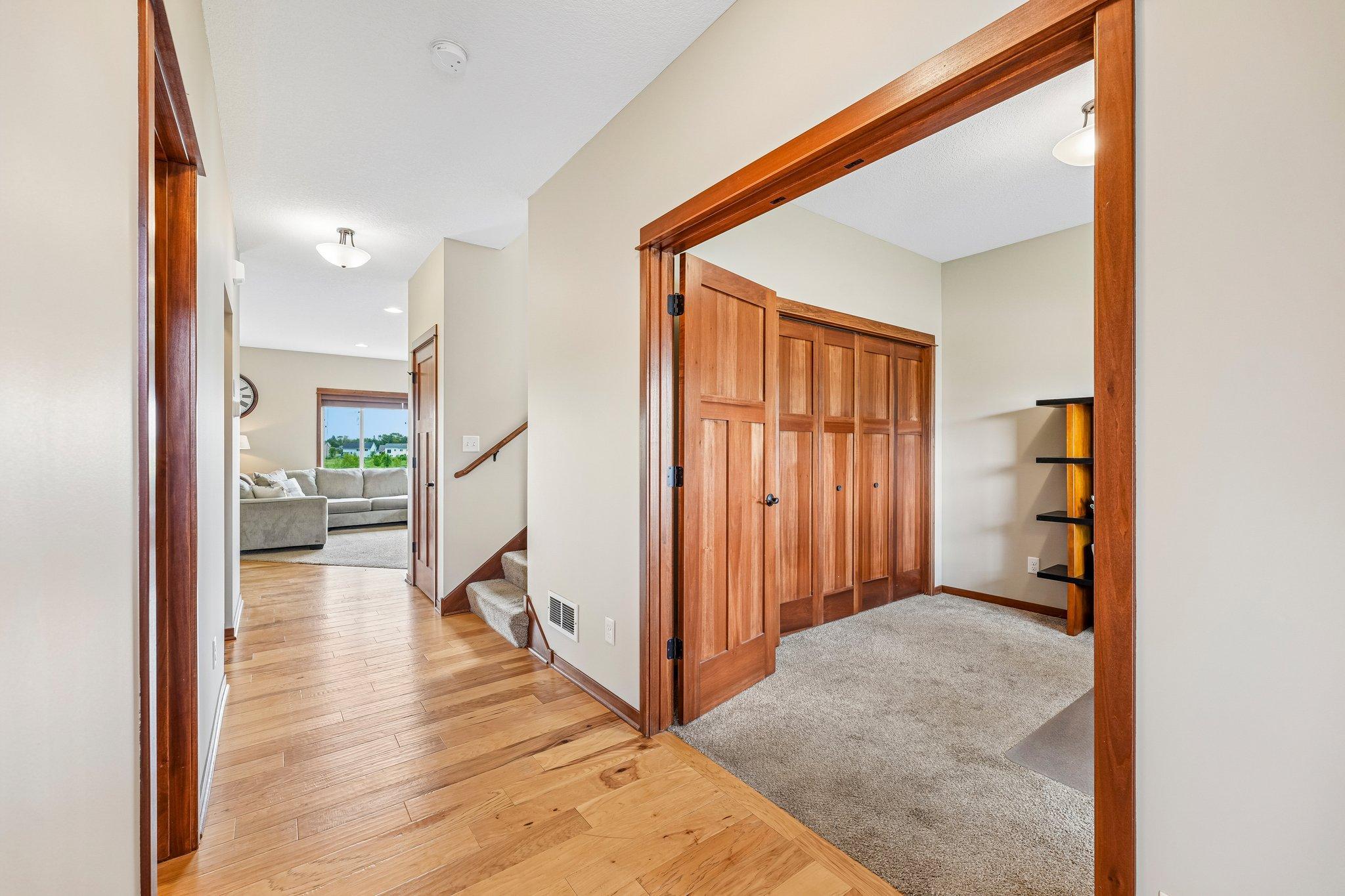 8-web-or-mls-208th St N-S0906-008.jpg