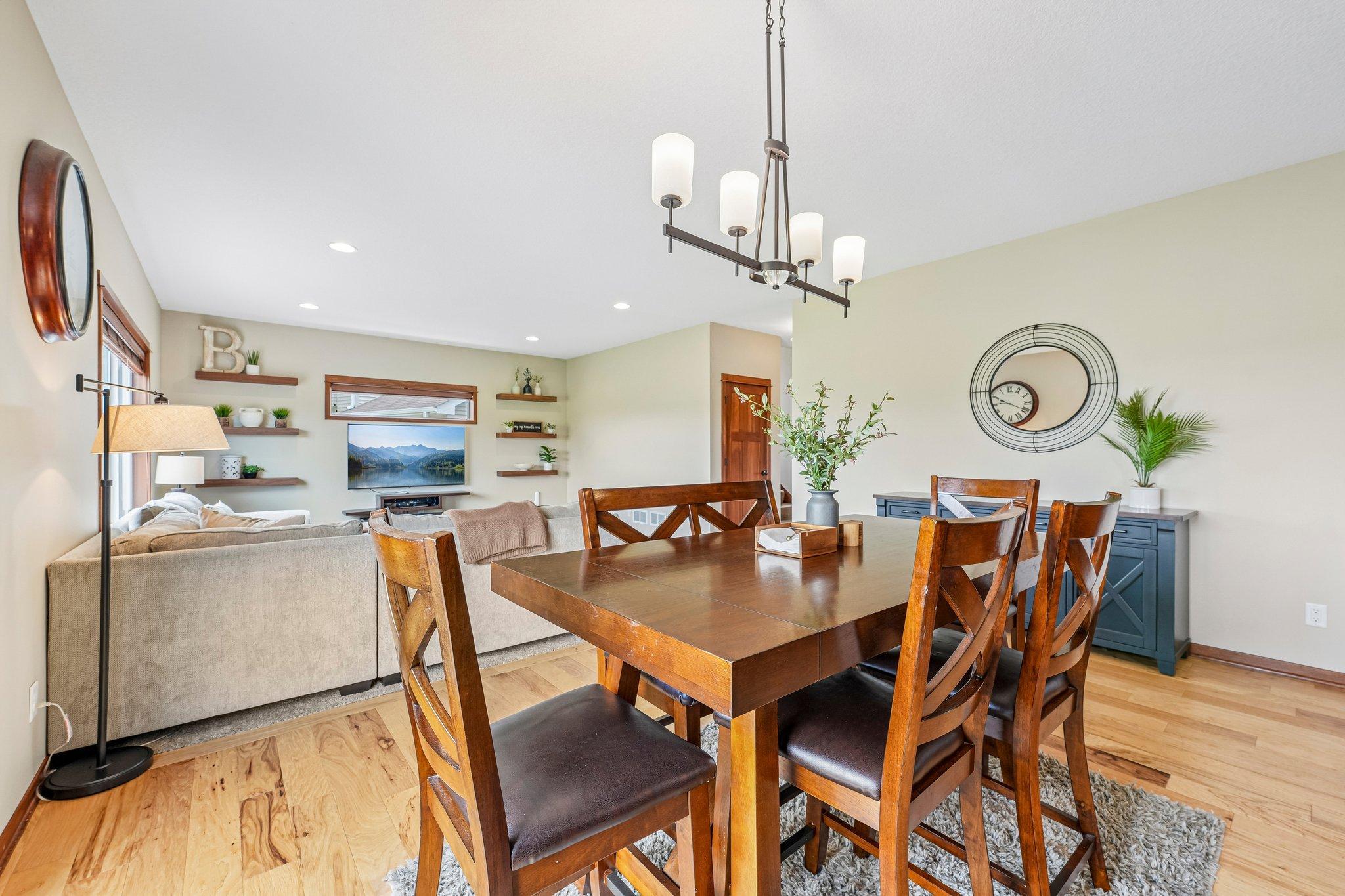 16-web-or-mls-208th St N-S0906-016.jpg
