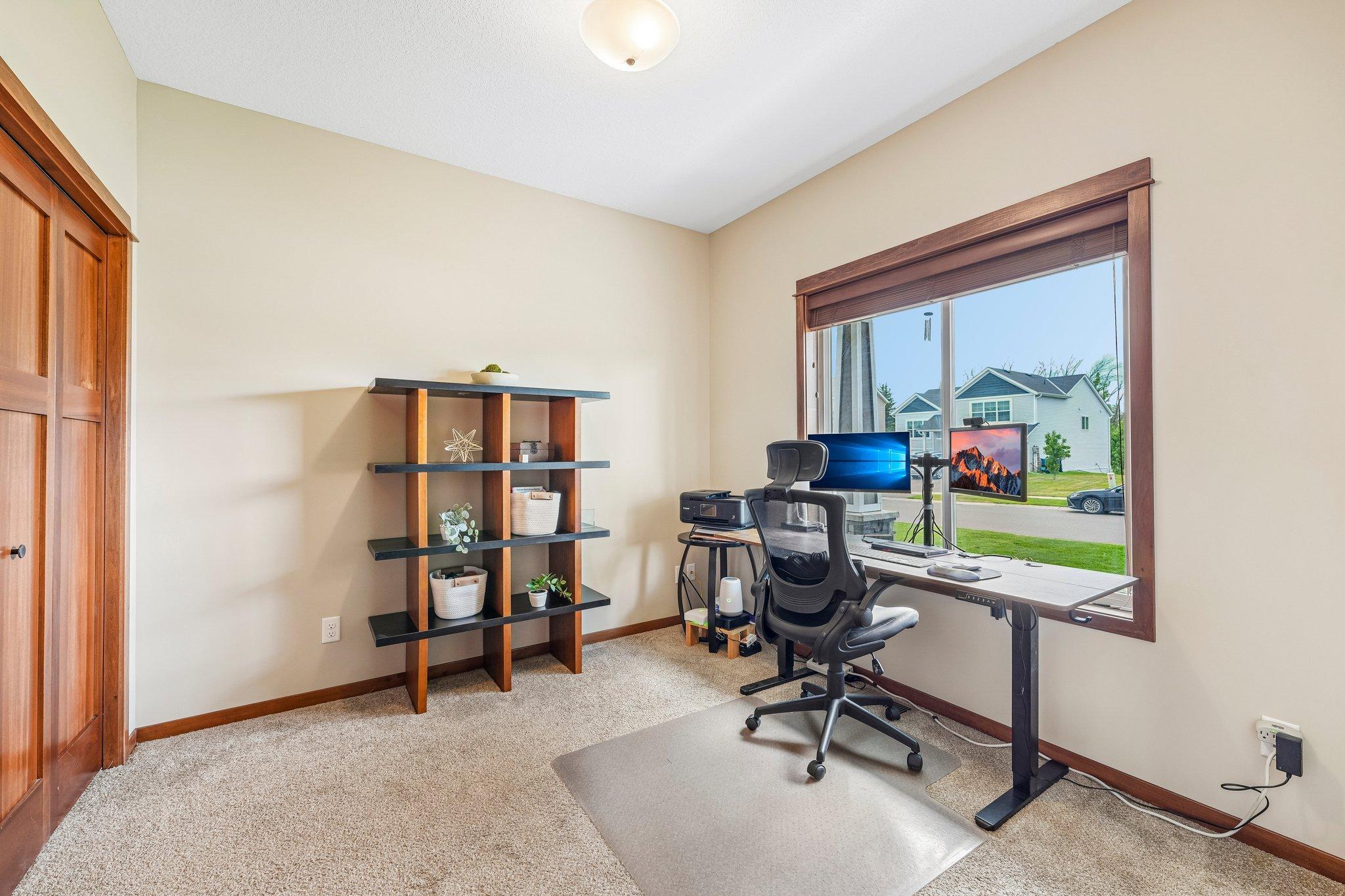 22-web-or-mls-208th St N-S0906-022.jpg