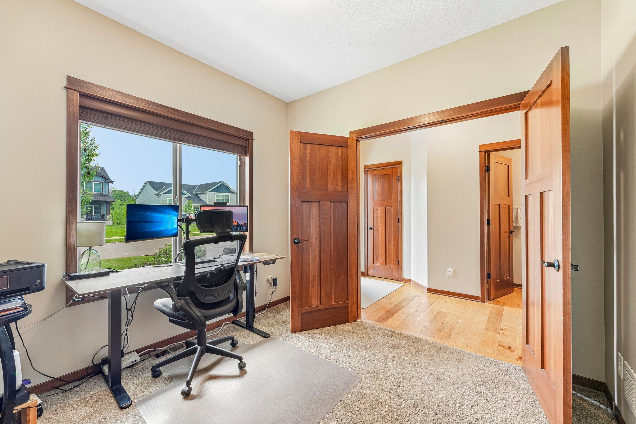 23-web-or-mls-208th St N-S0906-023.jpg