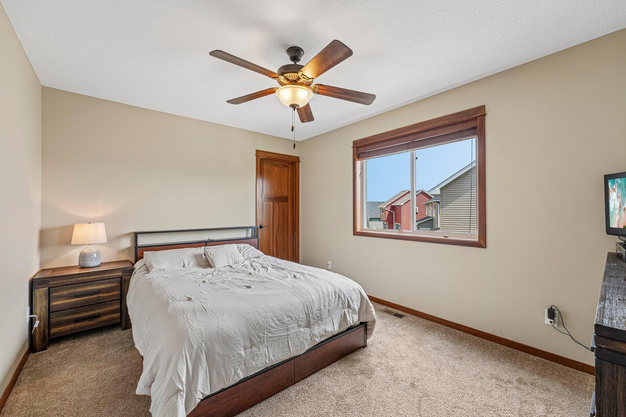 27-web-or-mls-208th St N-S0906-027.jpg