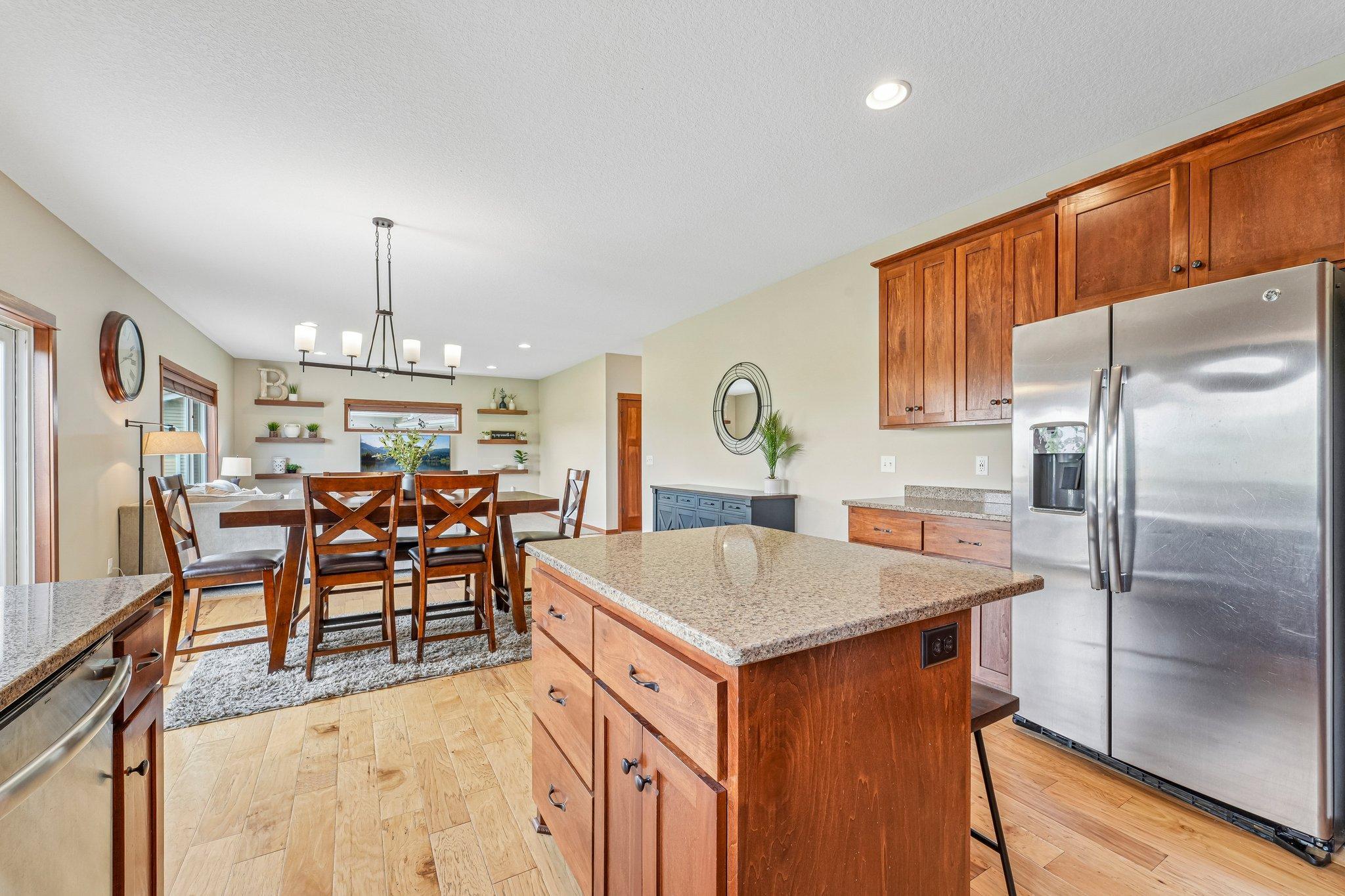 17-web-or-mls-208th St N-S0906-017.jpg