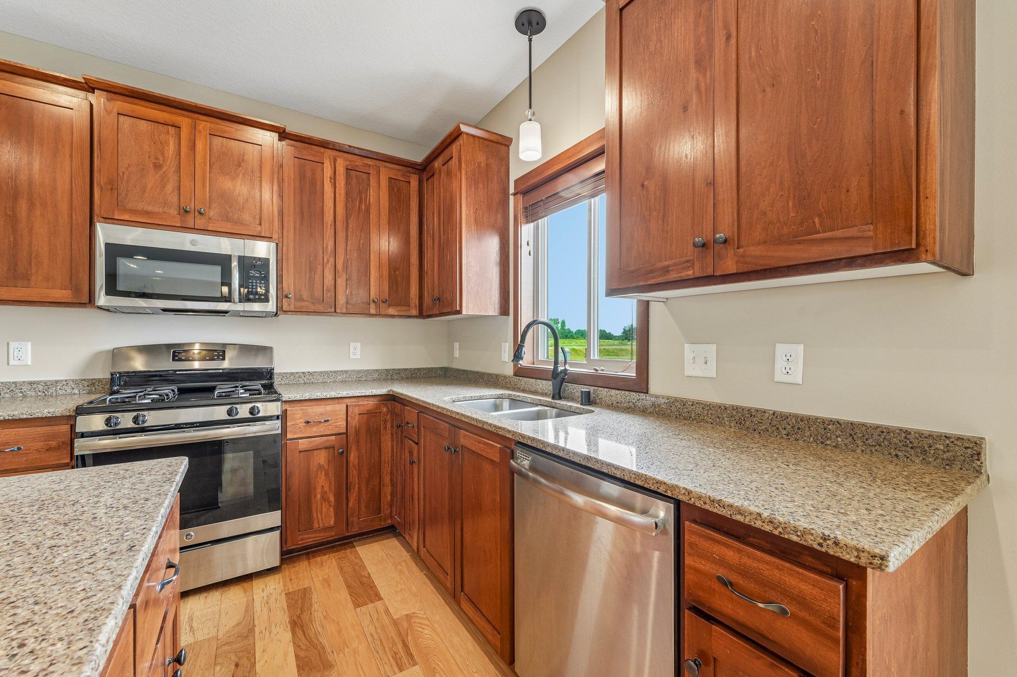 19-web-or-mls-208th St N-S0906-019.jpg