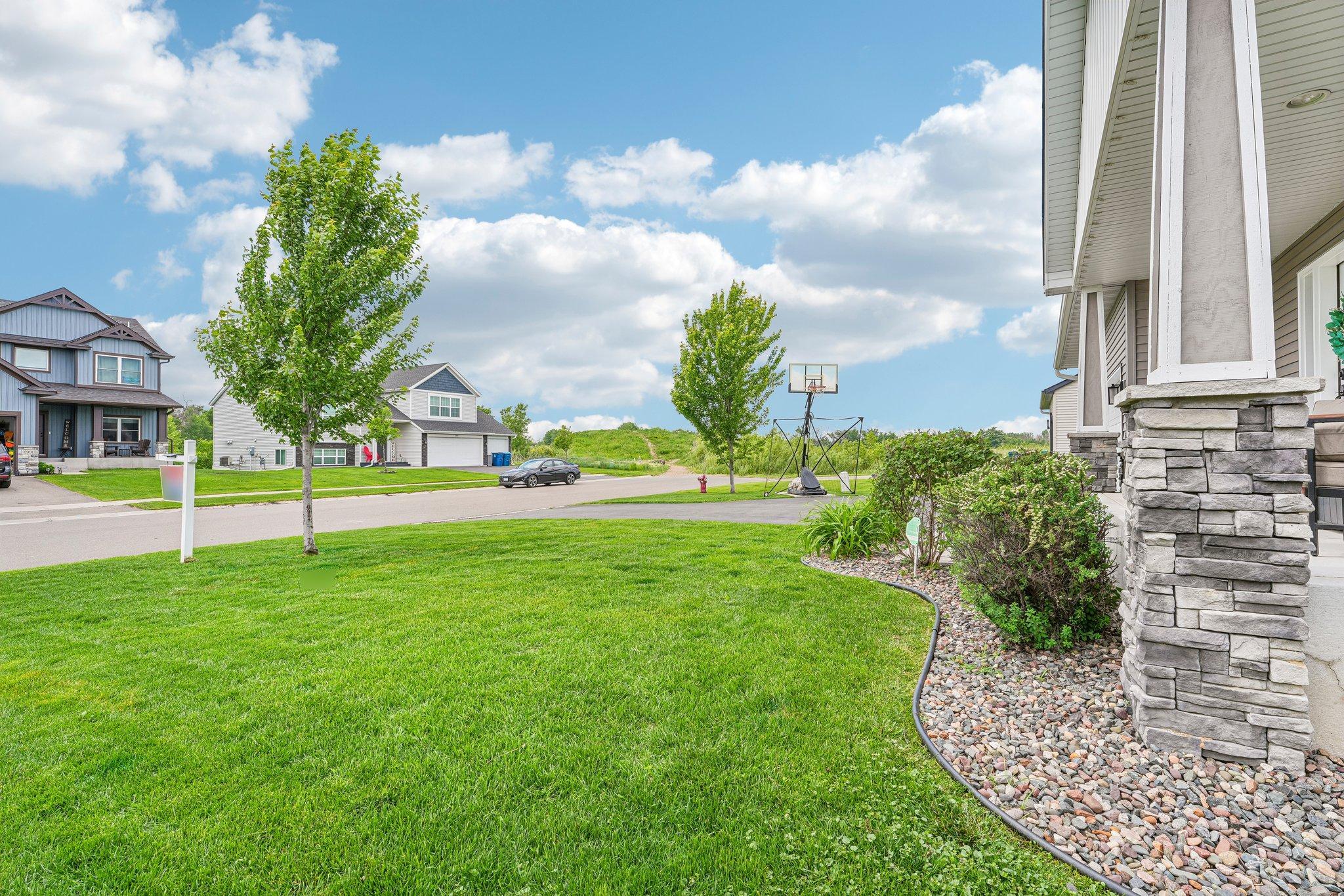 5-web-or-mls-208th St N-S0906-005.jpg