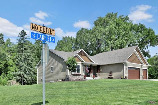 4144 Lake St Circle -- secluded cul-de-sac of 4 homes