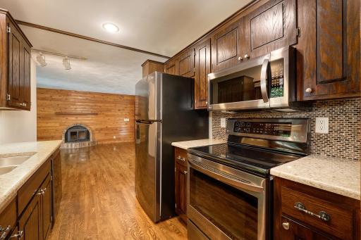 8104 Dakota Lane, Chanhassen, MN 55317