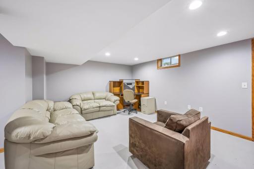 213 Queen Avenue NW, Silver Lake, MN 55381