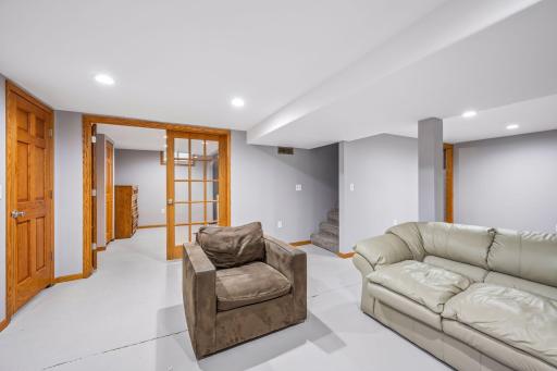 213 Queen Avenue NW, Silver Lake, MN 55381
