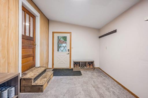 213 Queen Avenue NW, Silver Lake, MN 55381